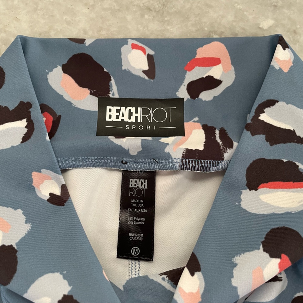 Beach Riot Cara Legging In Multi Spot - Picture 11 of 13